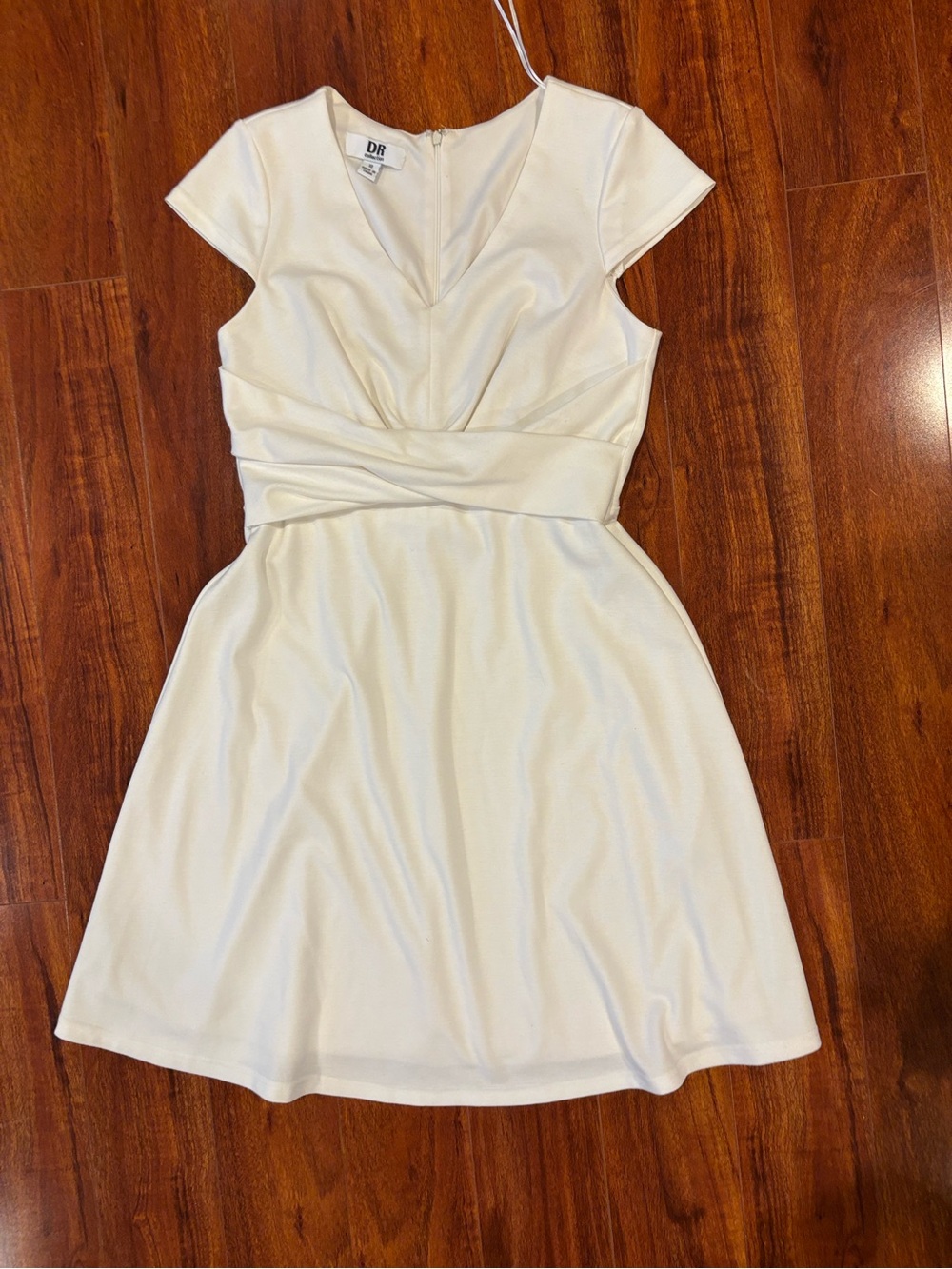 DR White V-Neck Mini Dress with Waist Detail